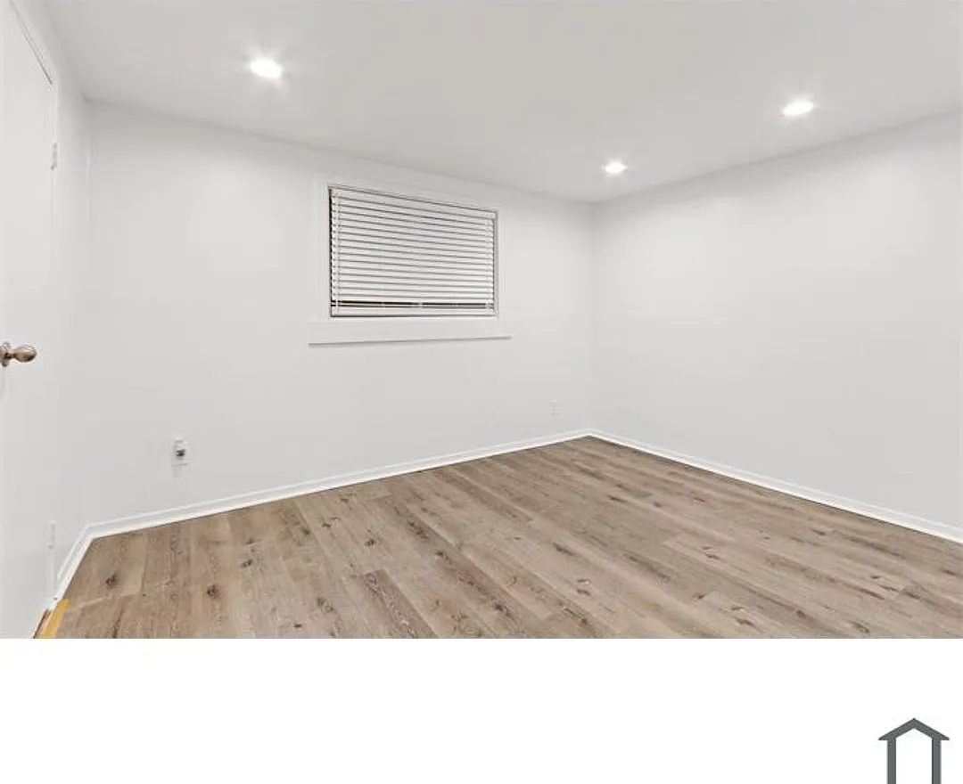 1004-1010 N Burris Ave — Photo 2