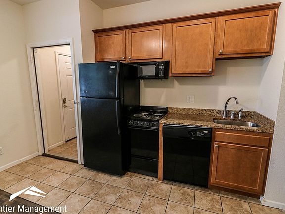 4th image of 1115 Thurston St