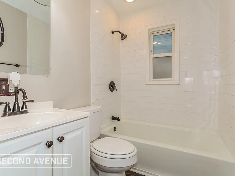 6106 Graceland Ave — Photo 12