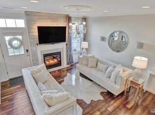 27 Autumn Way #53, Montvale, NJ 07645