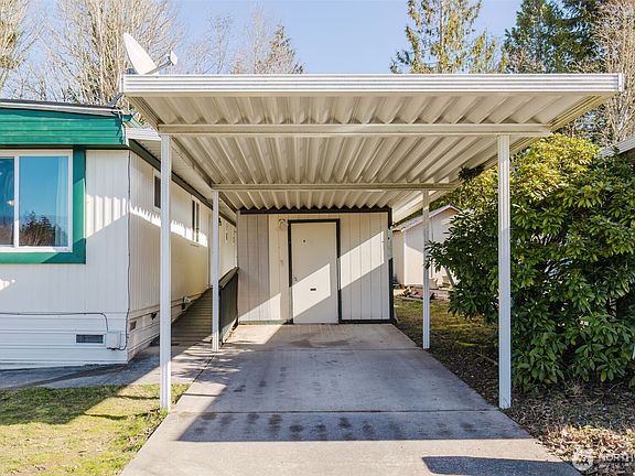 3rd image of 1327 SE Carl Pickle Drive #8