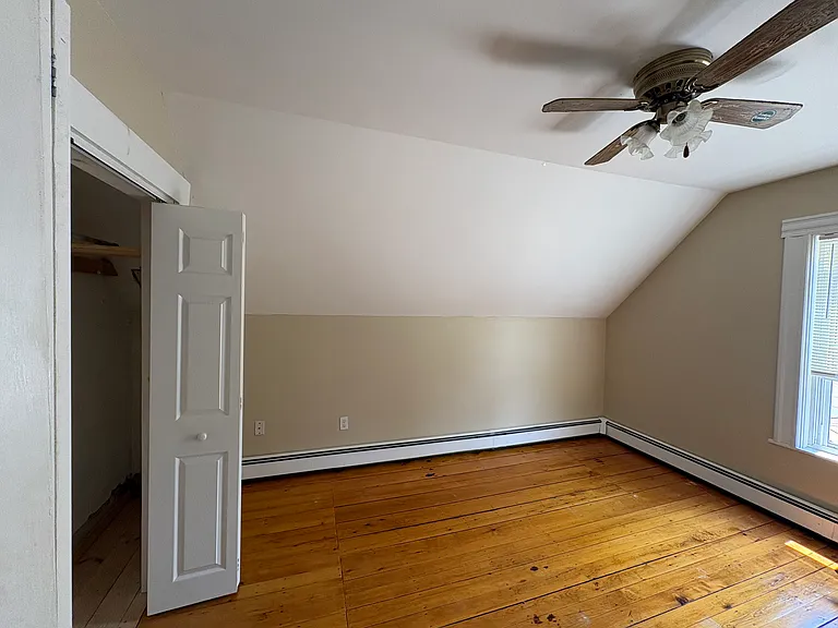 11 Ray Ave — Photo 22