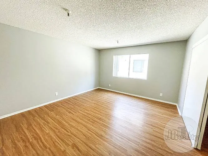 13535 Yukon Ave — Photo 8
