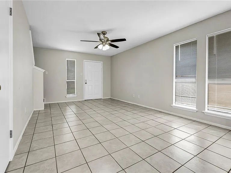 1520 Hawk Tree Dr #D — Photo 4