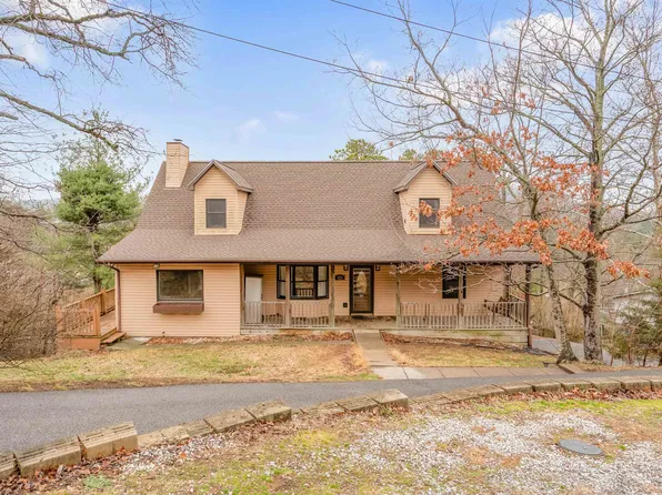 424 Tanglewood Dr, Christiansburg, VA 24073