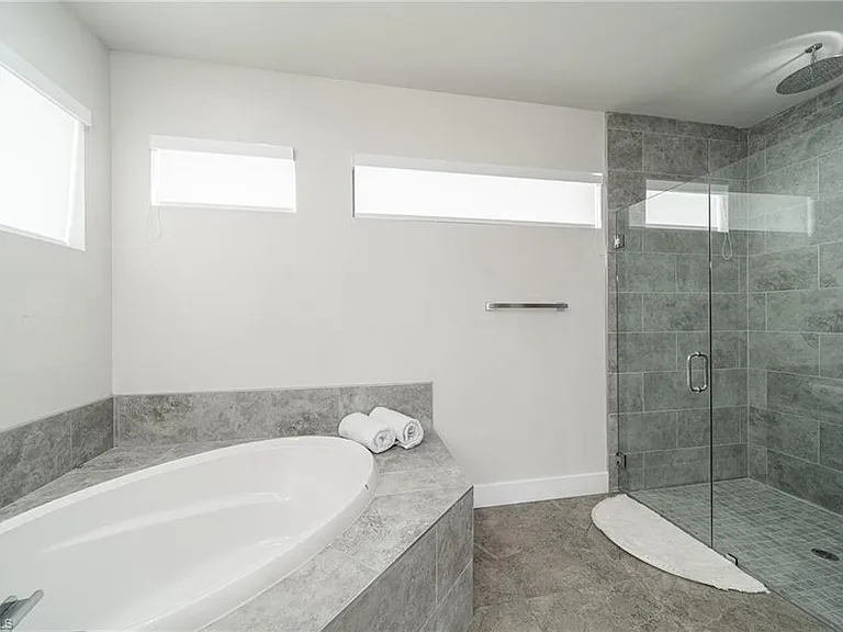 1608 NW 38th Ave — Photo 18