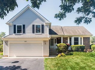 2317 Pennsbury Ct, Schaumburg, IL 60194