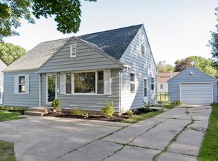 3840 Mount Vernon Rd SE, Cedar Rapids, IA 52403