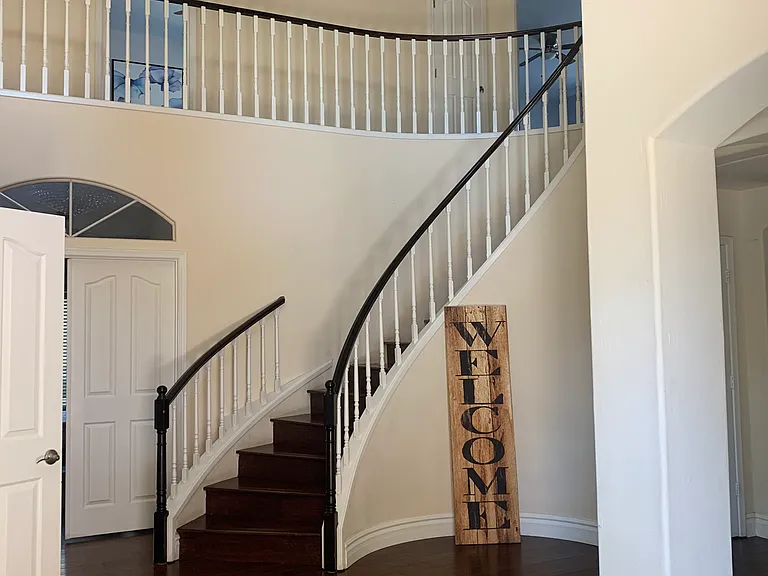 548 W Mendoza Ave — Photo 3