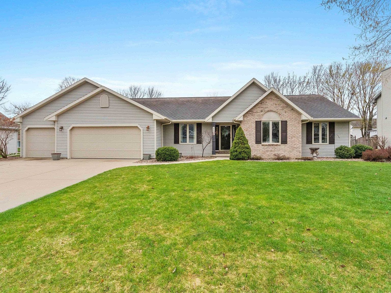 3091 Sunray Ln, Green Bay, WI 54313 | Zillow