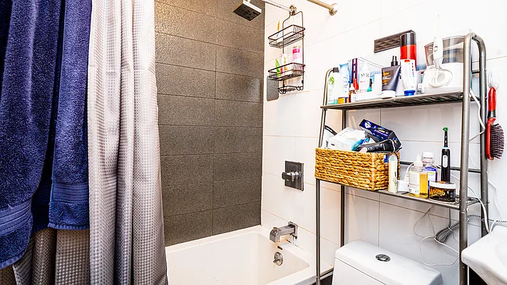 Rented by Nooklyn NYC LLC | media 47