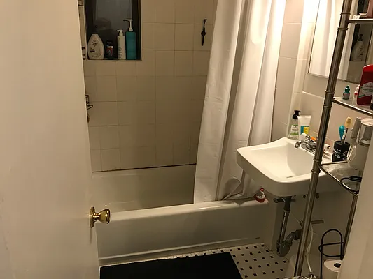 Rented by SUN WOOD REAL ESTATE | media 17