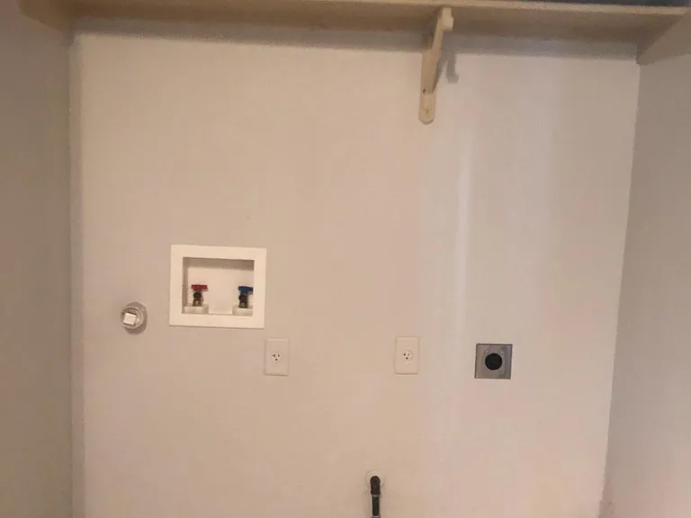Washer dryer area