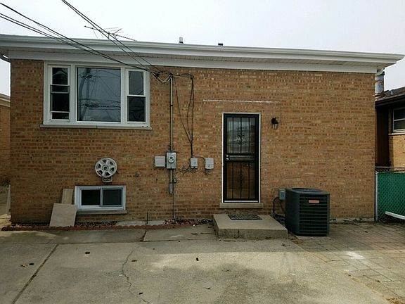 3rd image of 561 Oglesby Ave