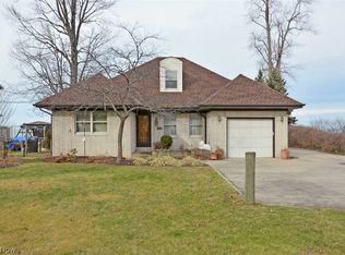 4033 E Lake Rd, Sheffield Lake, OH 44054