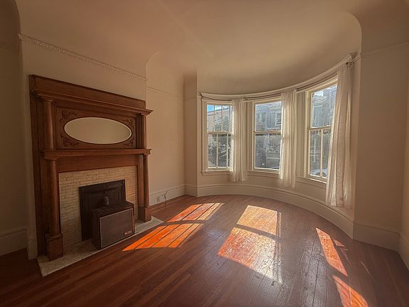 2nd image of 542 Steiner St #1