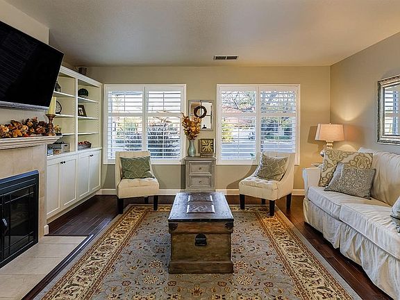 3rd image of 302 Olympic Ct