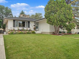 7712 159th St NW, Edmonton, AB T5R 2C8