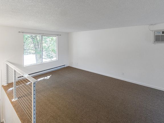 3rd image of 2616/2618 S Blake Rd