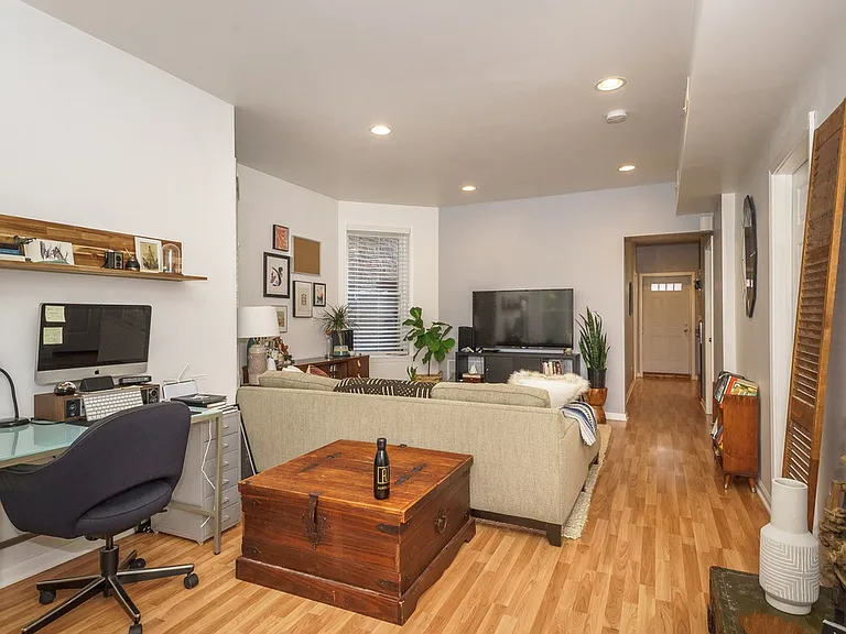 1844 N Whipple St #2F — Photo 5