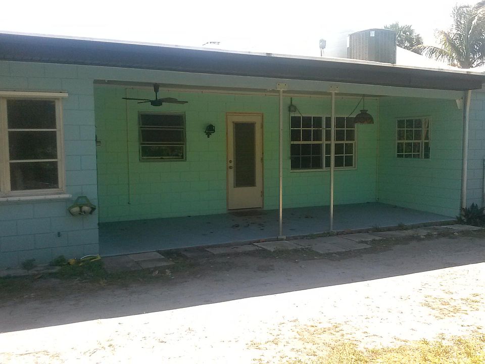 Side patio