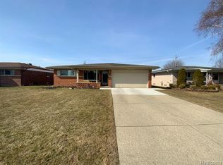 35721 Lana Ln, Sterling Heights, MI 48312