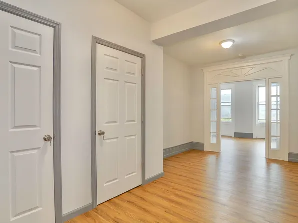 327 Jackson Street image 1 of 20