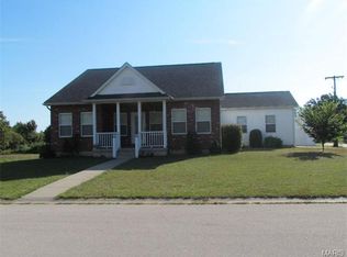 215 Peach Tree Ln, Sullivan, MO 63080