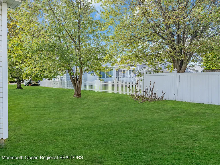 408 Newport Ave — Photo 28