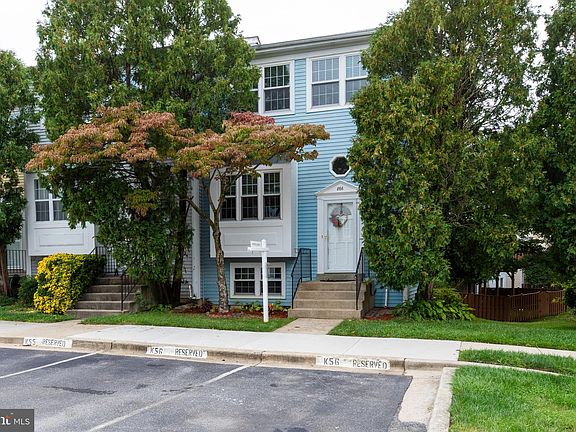 3rd image of 866 Bayridge Dr