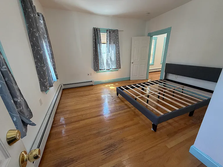 16 Winthrop St #1 — Photo 4