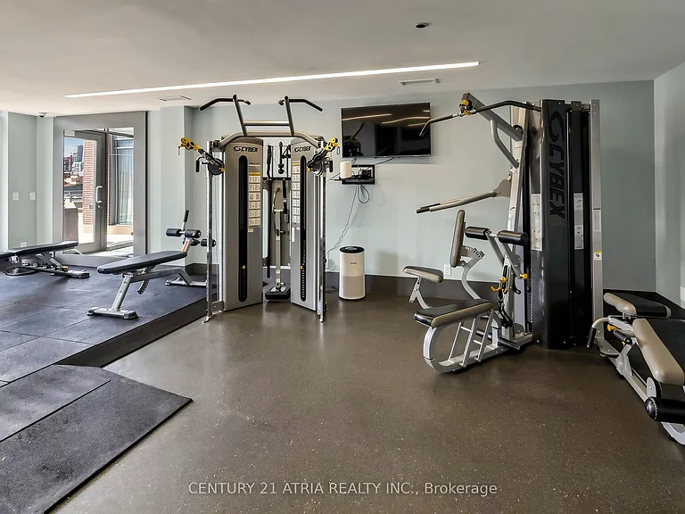 297 College St #910 — Photo 43