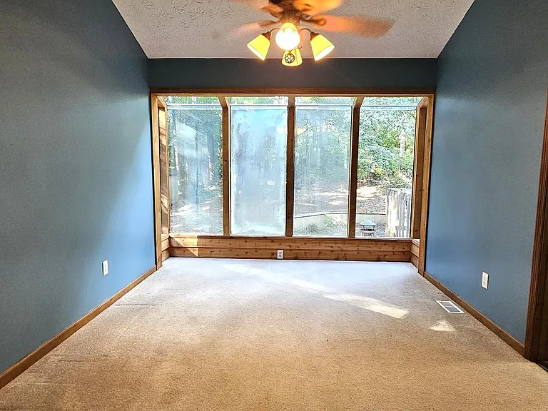 5053 Mackinac Dr — Photo 35