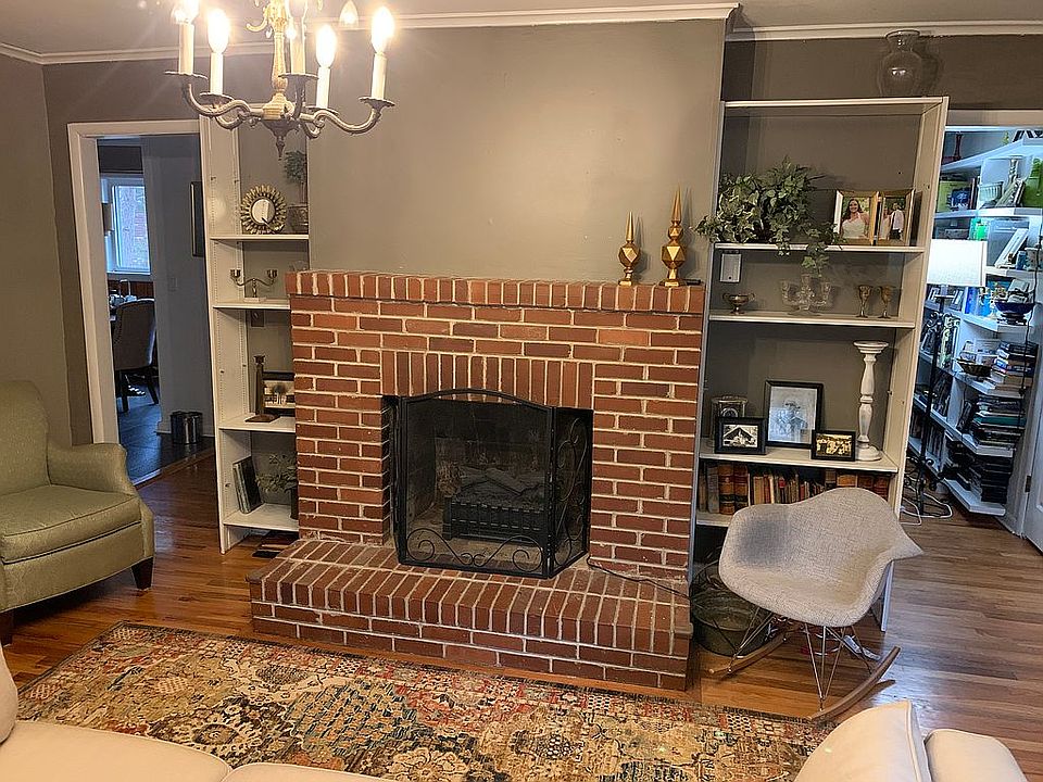 2nd image of 1556 E Columbus Blvd