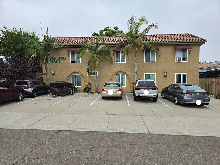 Van Dyke Ave. 4380 — Photo 1