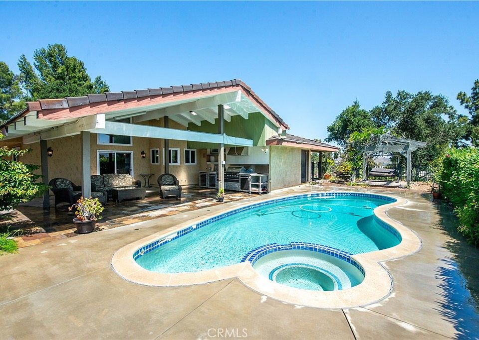 1st image of 366 Sherwood Ct