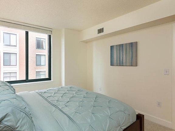 2nd image of 1205 N Garfield St APT 504