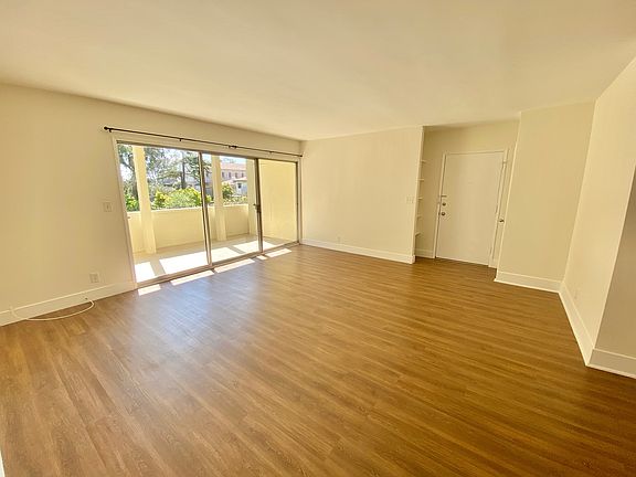 5th image of 1101 Lincoln Blvd #2D