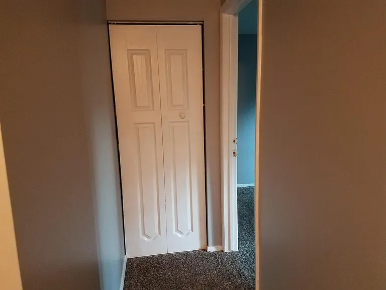 1720 Cumberland Valley Dr SE — Photo 3