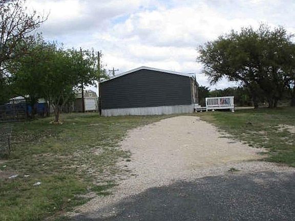4th image of 105 Oak Ridge Dr