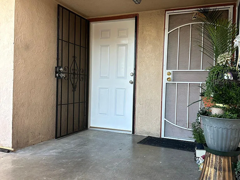 26485 Gading Rd #3 — Photo 3