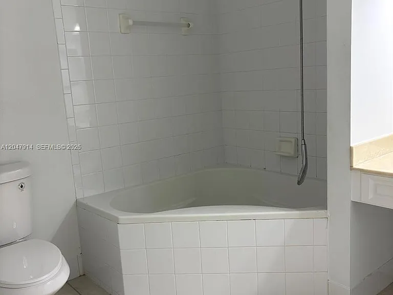 2080 Greenview Shores Blvd #410 — Photo 14