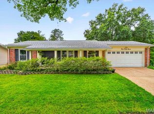 947 Oakfield Dr, Ballwin, MO 63021
