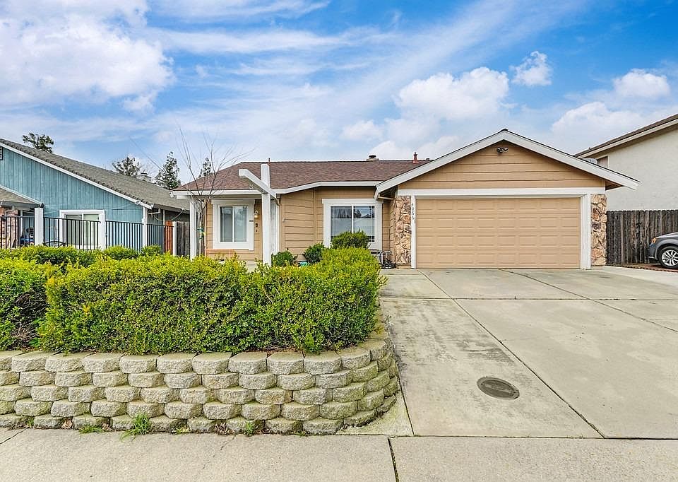1st image of 4066 N Country Dr