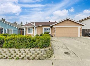 4066 N Country Dr, Antelope, CA 95843