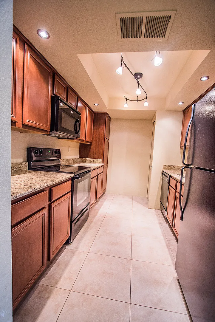 Spacious Condo near Old Town Scottsdale — Photo 1