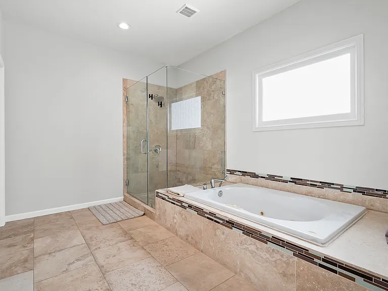 9842 Portola Dr — Photo 29