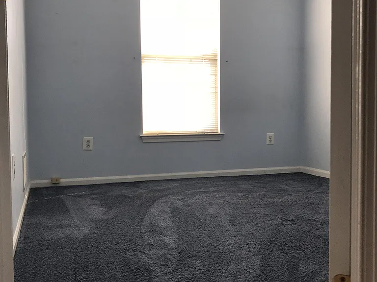 1110 Oakland Ct — Photo 8