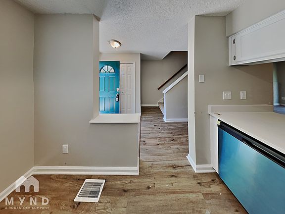 2nd image of 503 Lex Dr #1
