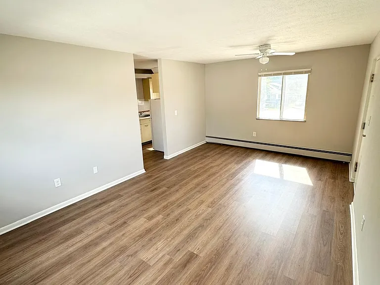 1425 Elbur Ave #24 — Photo 4